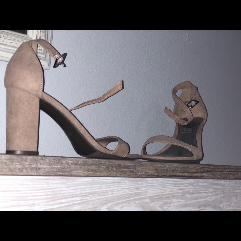 nude chunky heels
